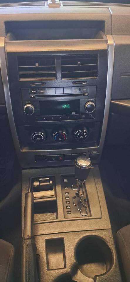 2010 Jeep Liberty 4WD 4DR SPORT Photo