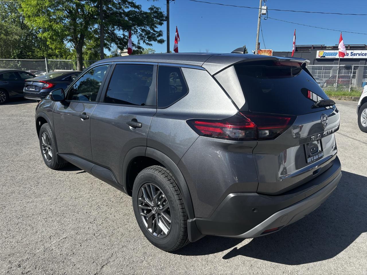 2022 Nissan Rogue S, All Wheel Drive, Htd. Seats, Alloy Wheels Photo4