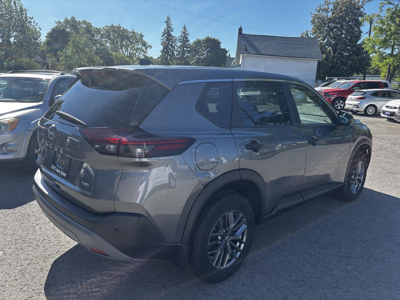 2022 Nissan Rogue S, All Wheel Drive, Htd. Seats, Alloy Wheels Photo