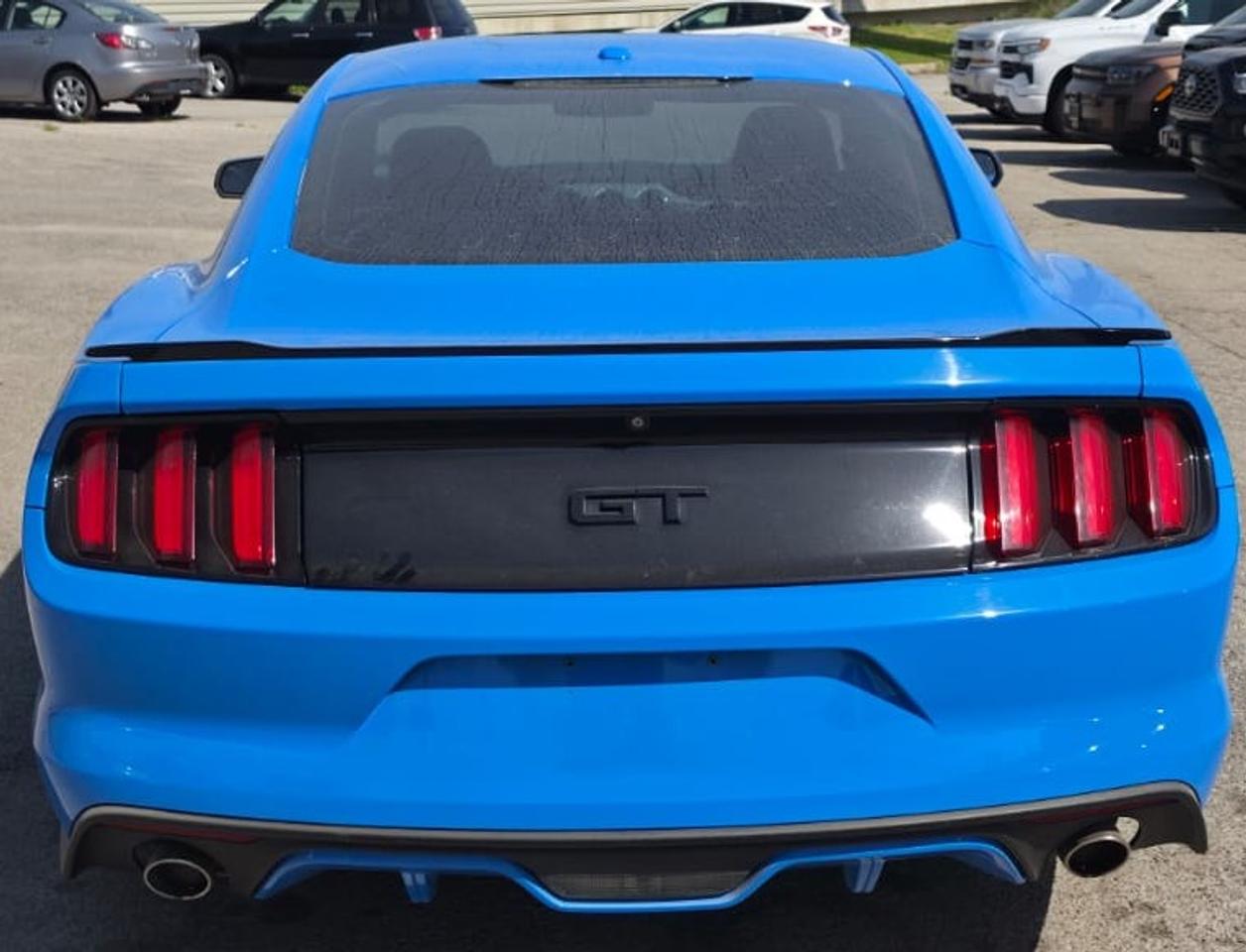 2017 Ford Mustang GT PREMIUM / SHAKER / NO ACCIDENTS / ONE OWNER Photo2