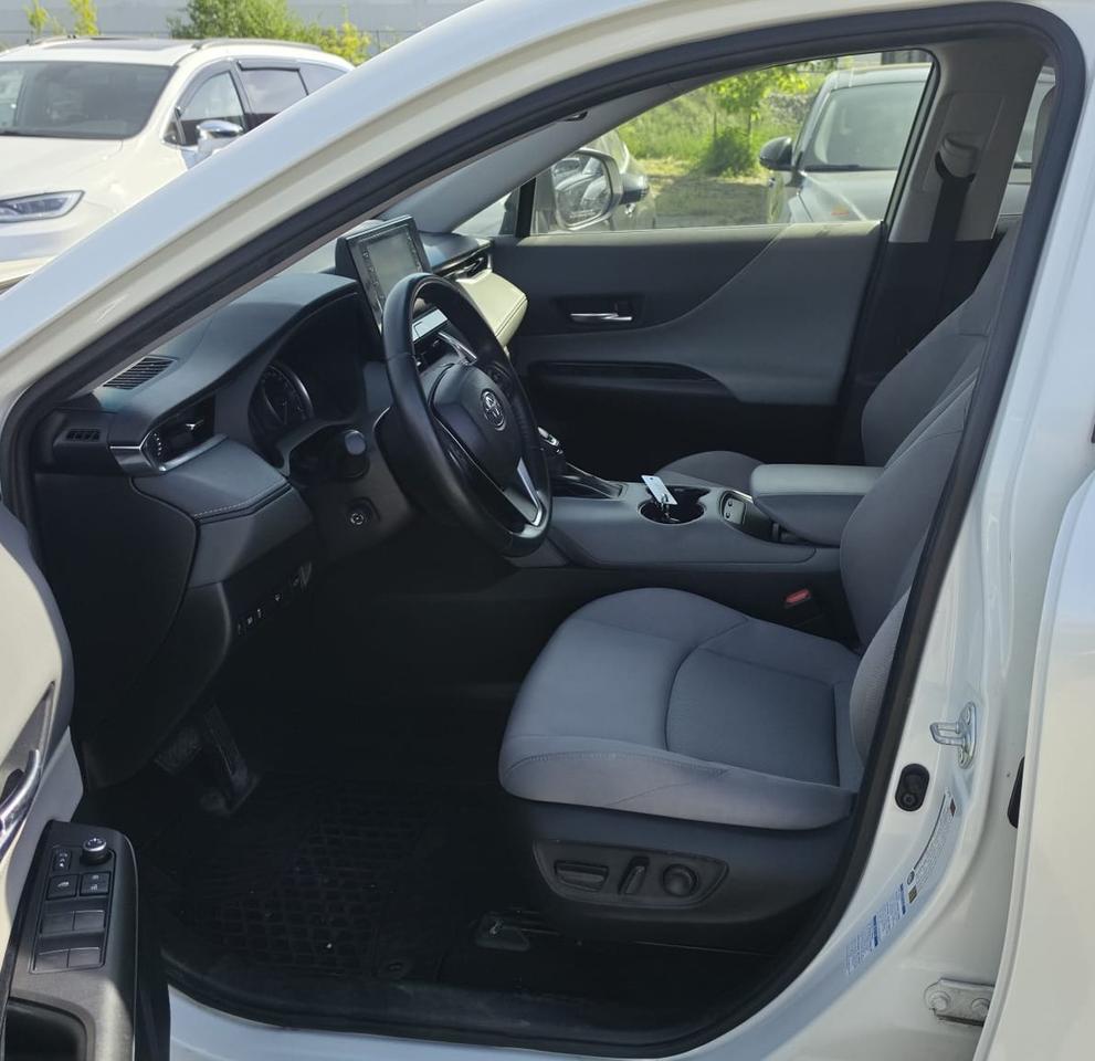 2021 Toyota Venza LE / ONE OWNER / NO ACCIDENTS / AWD / HYBRID Photo