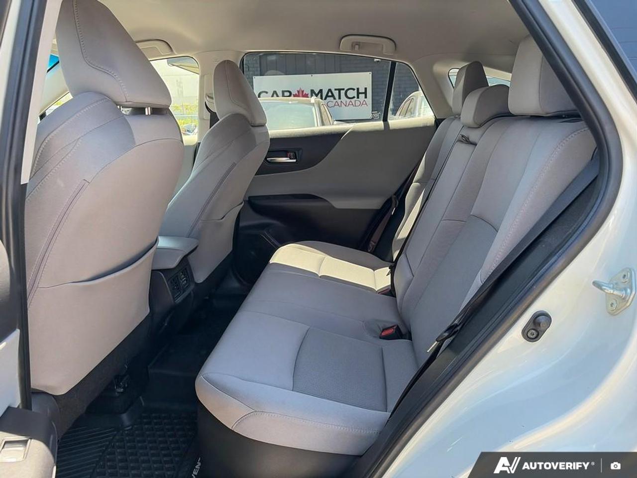 2021 Toyota Venza LE / ONE OWNER / NO ACCIDENTS / AWD / HYBRID Photo