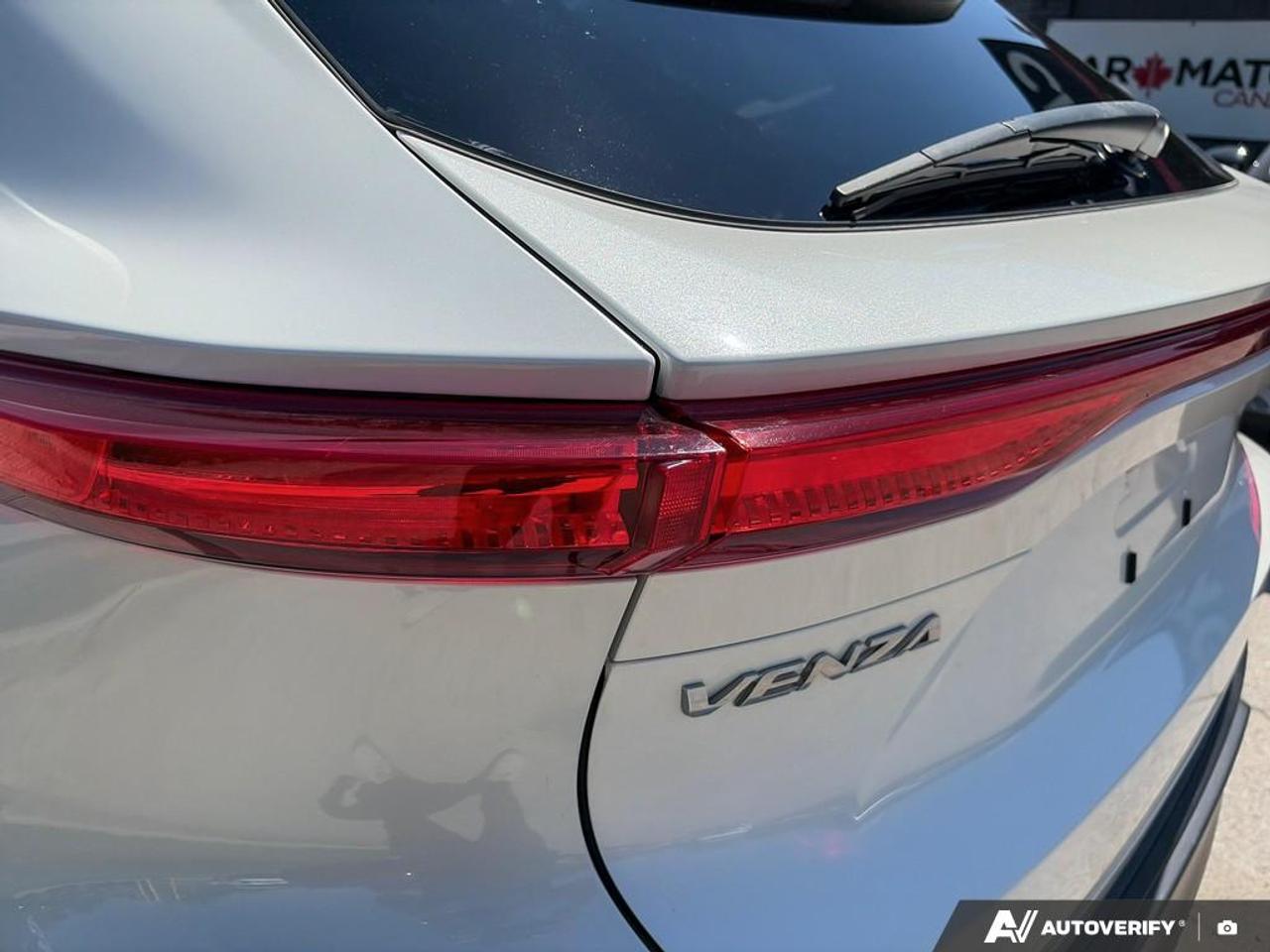 2021 Toyota Venza LE / ONE OWNER / NO ACCIDENTS / AWD / HYBRID Photo