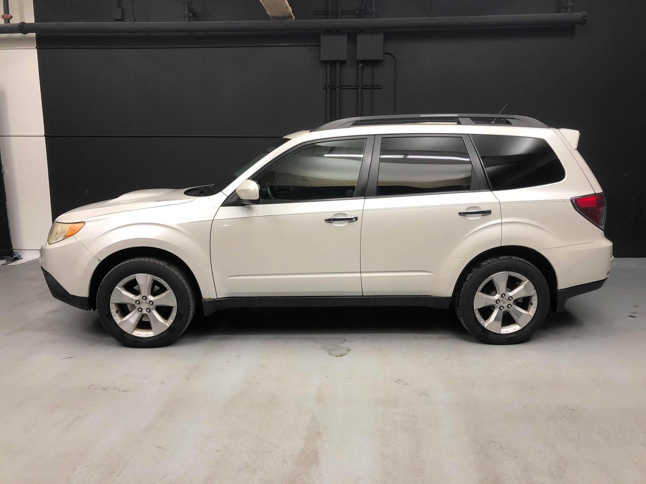 2011 Subaru Forester X Limited Photo2