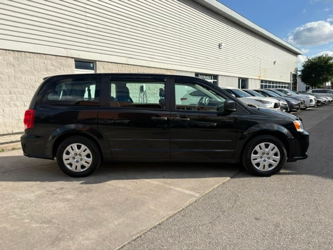 2016 Dodge Grand Caravan ONLY 44KM-REAR STOW N GO-TOW PACKAGE-CERTIFIED-NO ACCIDENTS Photo