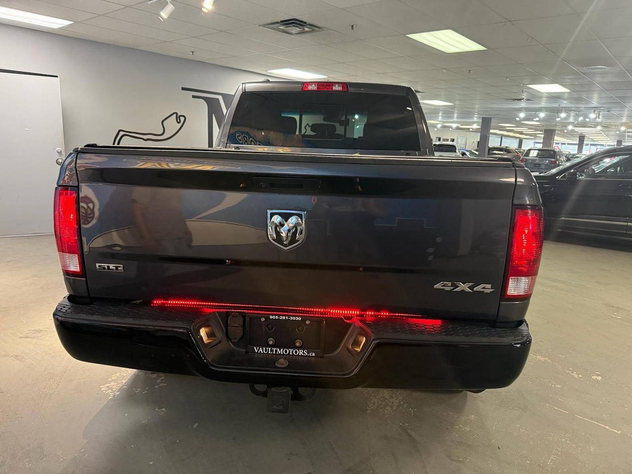 2019 RAM 1500 Classic SLT 4X4 CREW CAB 6'4" BOX Photo4