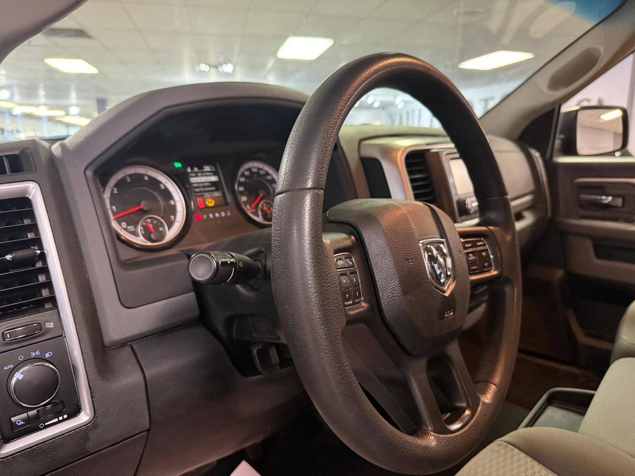 2019 RAM 1500 Classic SLT 4X4 CREW CAB 6'4" BOX Photo