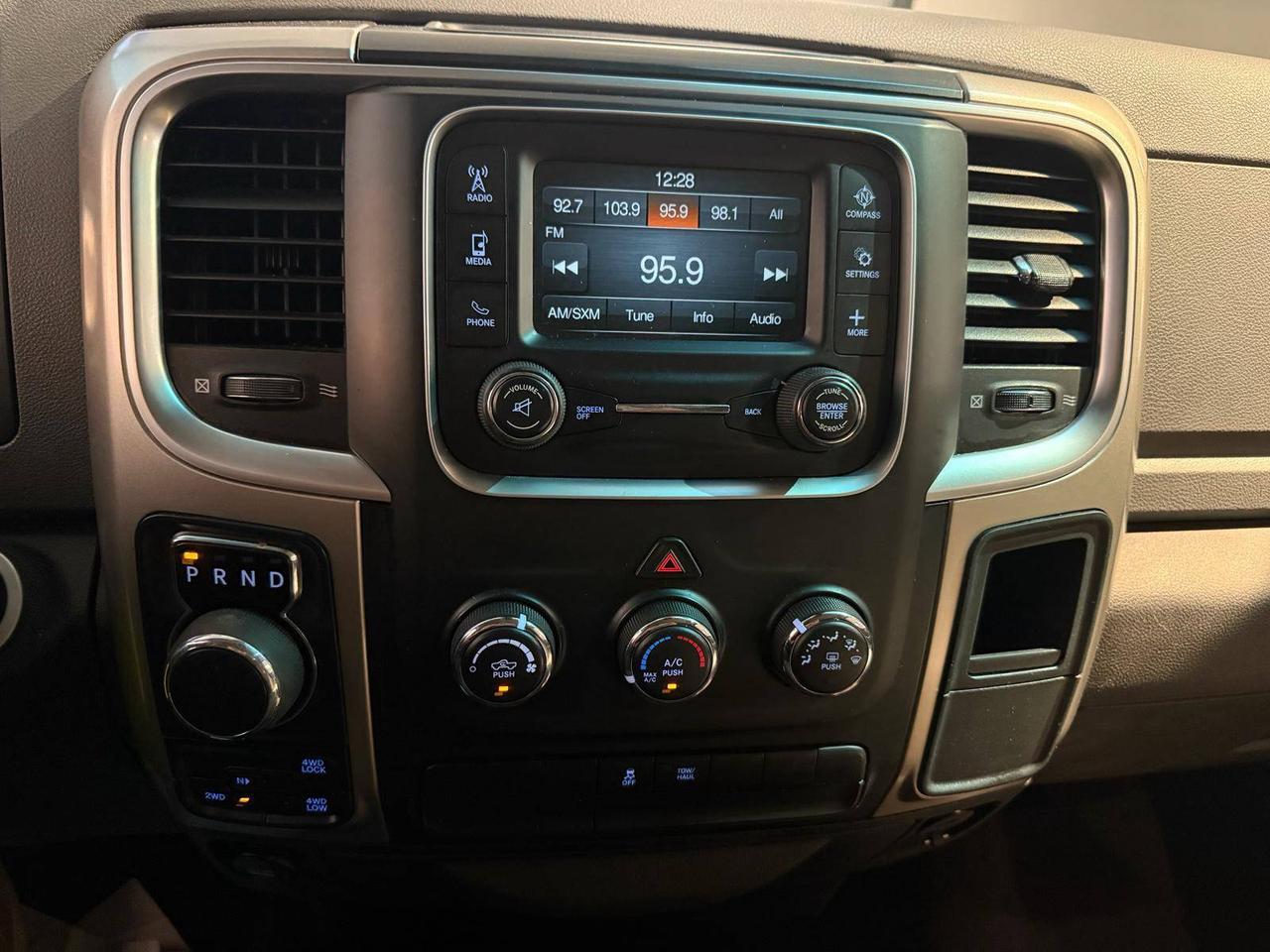 2019 RAM 1500 Classic SLT 4X4 CREW CAB 6'4" BOX Photo