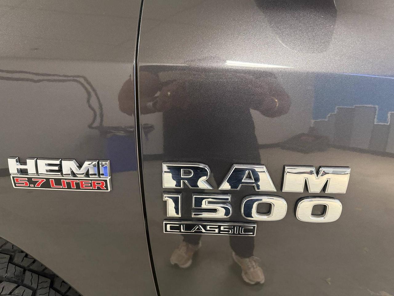 2019 RAM 1500 Classic SLT 4X4 CREW CAB 6'4" BOX Photo