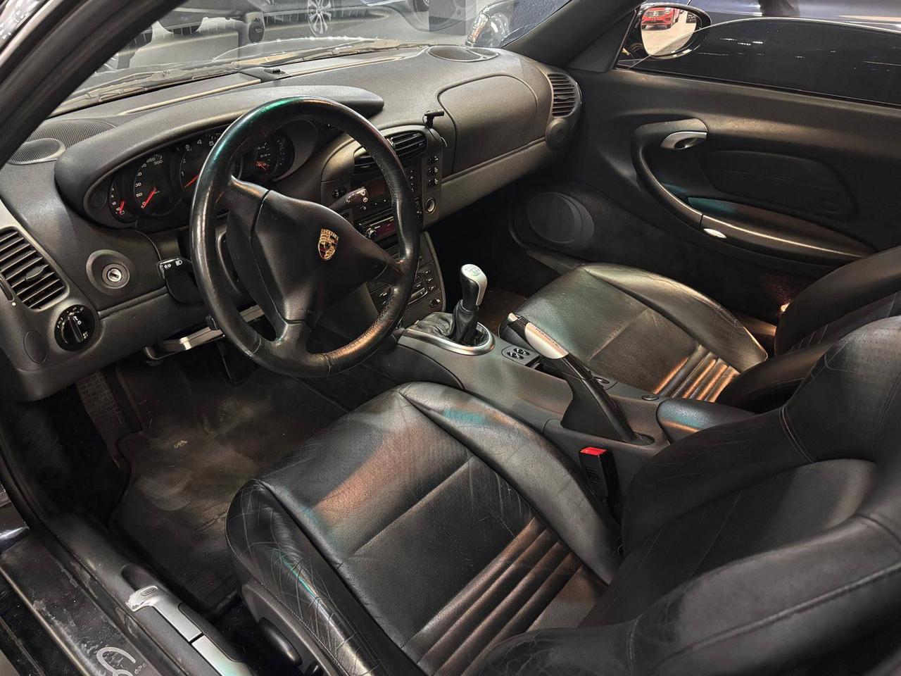 1999 Porsche 911 Carrera 2dr Carrera Cpe 6-Spd Manual Photo4