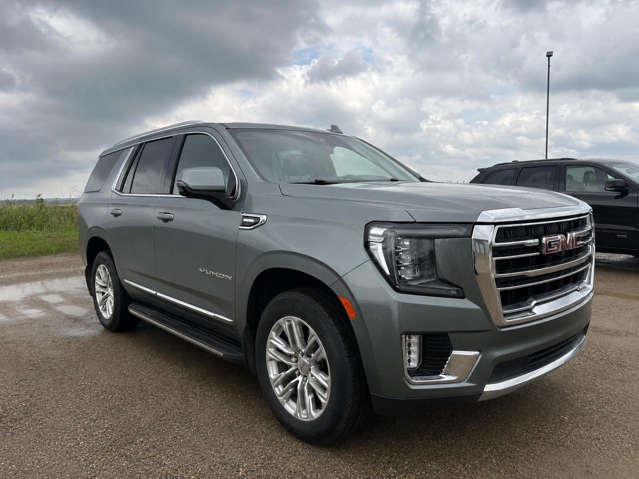 2024 GMC Yukon SLT 3.0L Turbo I6 Diesel Photo0