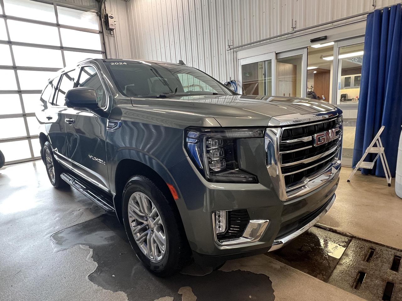 2024 GMC Yukon SLT 3.0L Turbo I6 Diesel Photo1