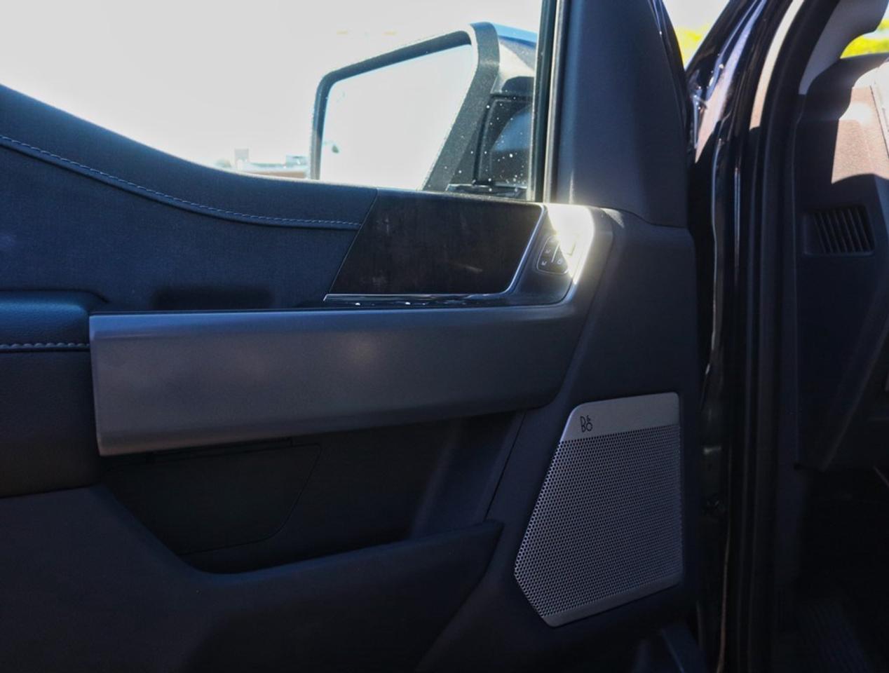 2022 Ford F-150 LARIAT | 4X4 | 5.0L | 502A | ROOF | 360 | PWR TLGT Photo