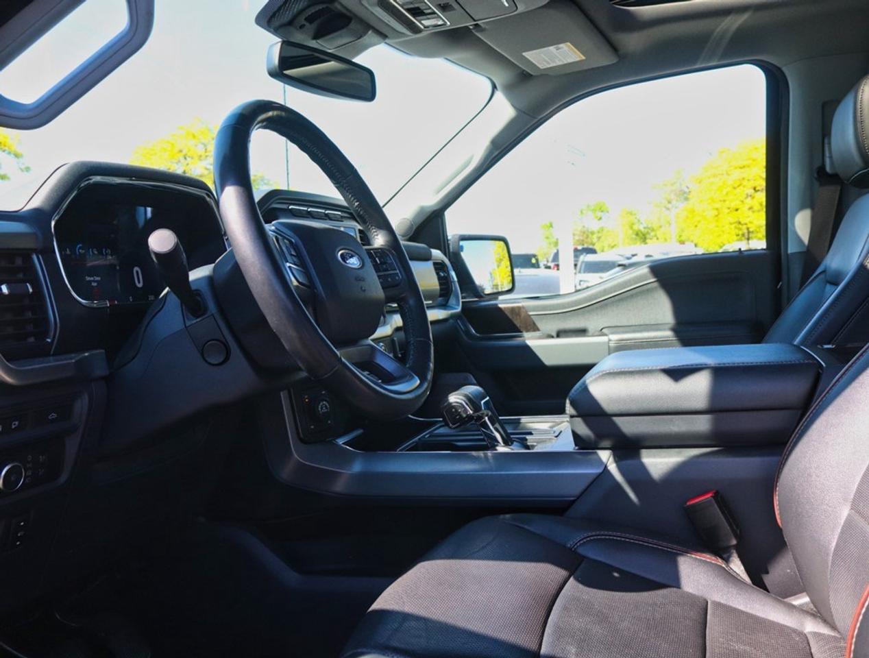 2022 Ford F-150 LARIAT | 4X4 | 5.0L | 502A | ROOF | 360 | PWR TLGT Photo