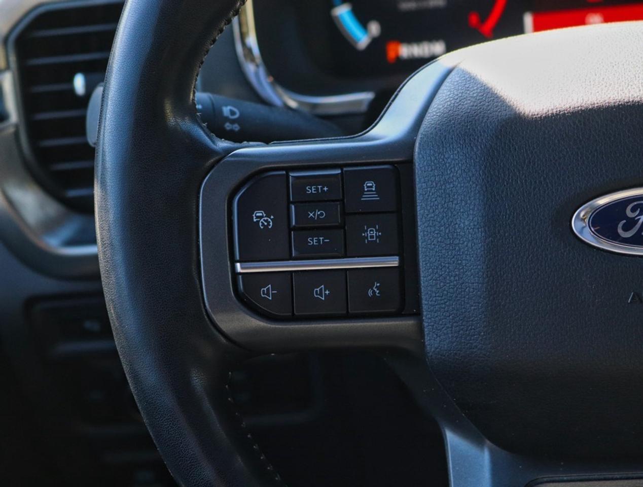 2022 Ford F-150 LARIAT | 4X4 | 5.0L | 502A | ROOF | 360 | PWR TLGT Photo
