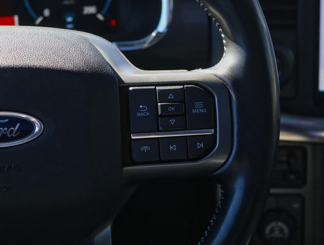 2022 Ford F-150 LARIAT | 4X4 | 5.0L | 502A | ROOF | 360 | PWR TLGT Photo
