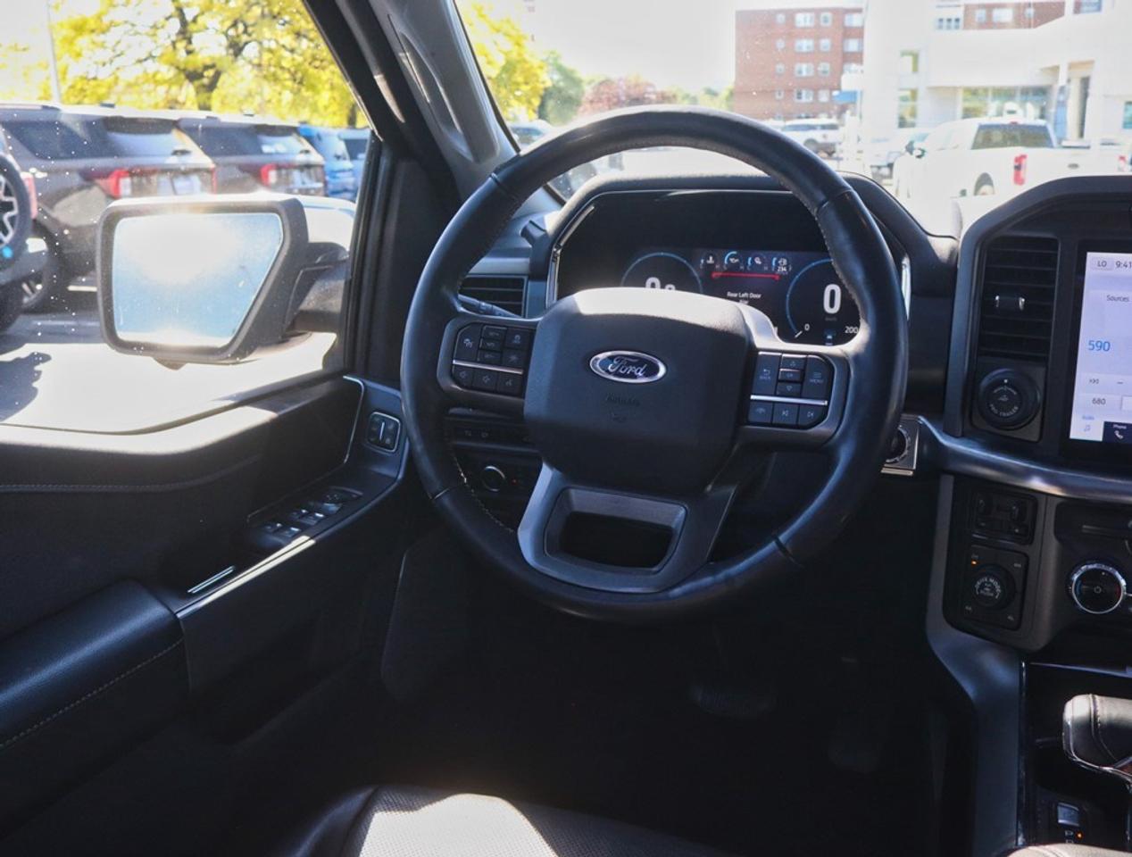2022 Ford F-150 LARIAT | 4X4 | 5.0L | 502A | ROOF | 360 | PWR TLGT Photo
