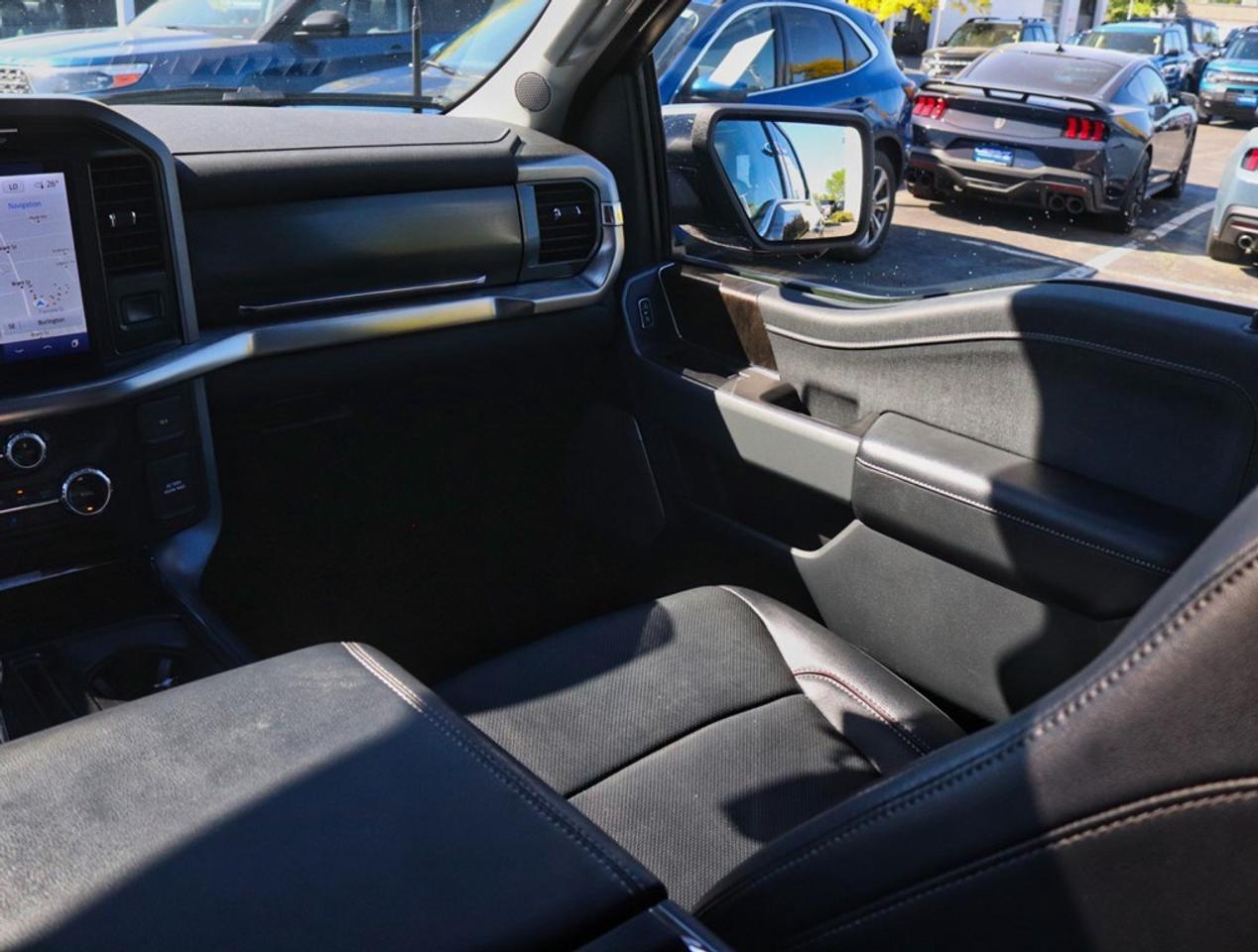 2022 Ford F-150 LARIAT | 4X4 | 5.0L | 502A | ROOF | 360 | PWR TLGT Photo