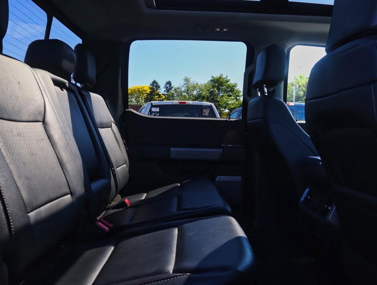 2022 Ford F-150 LARIAT | 4X4 | 5.0L | 502A | ROOF | 360 | PWR TLGT Photo