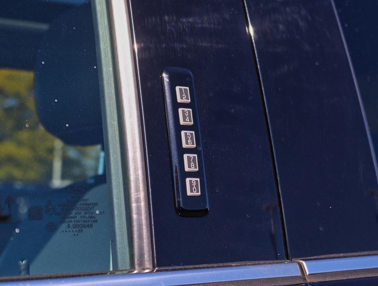 2022 Ford F-150 LARIAT | 4X4 | 5.0L | 502A | ROOF | 360 | PWR TLGT Photo