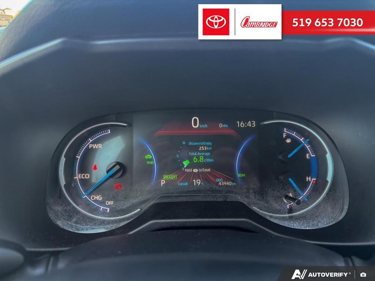 2025 Toyota RAV4 Hybrid XLE Photo