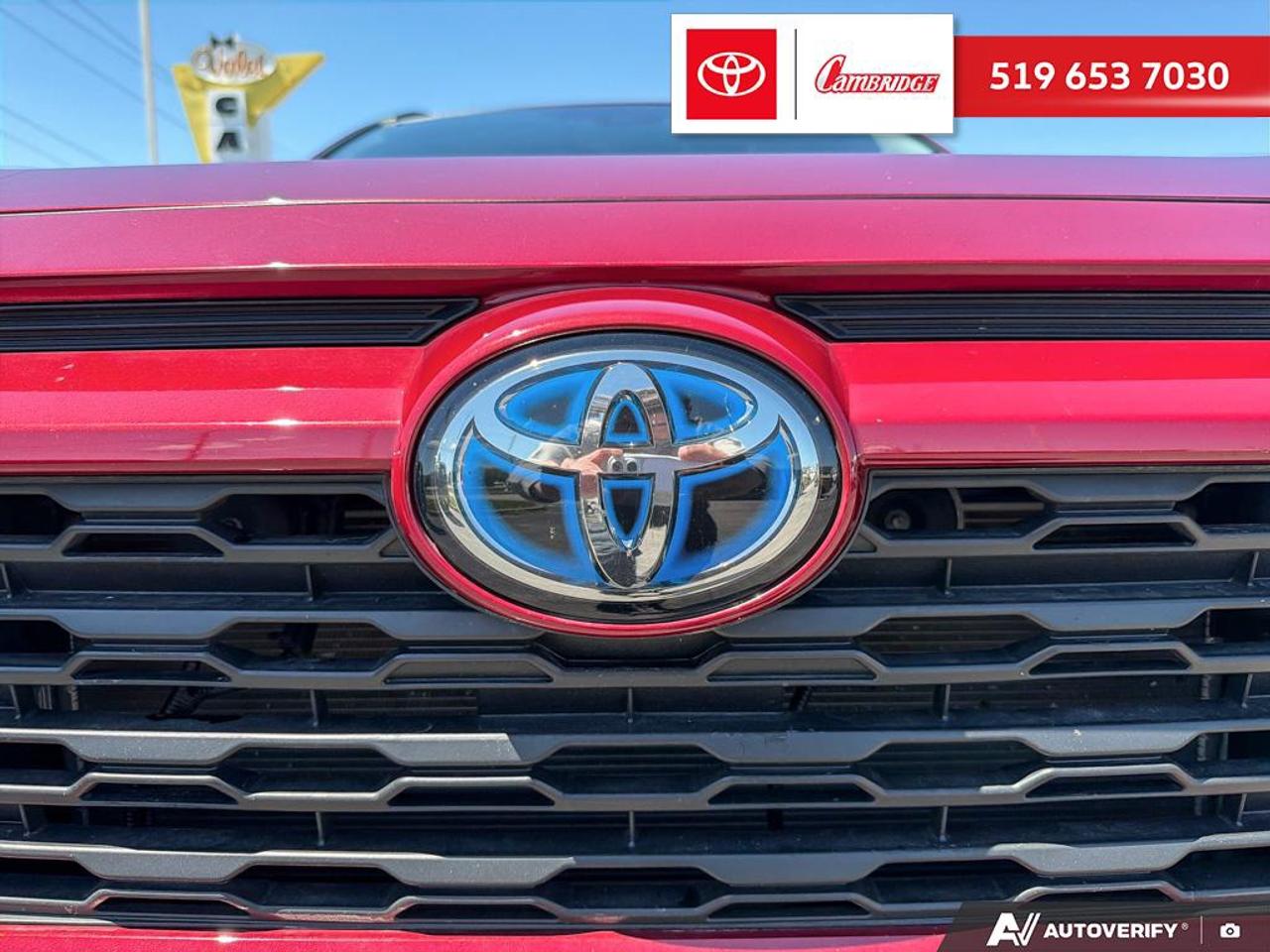 2023 Toyota RAV4 Hybrid XLE Photo