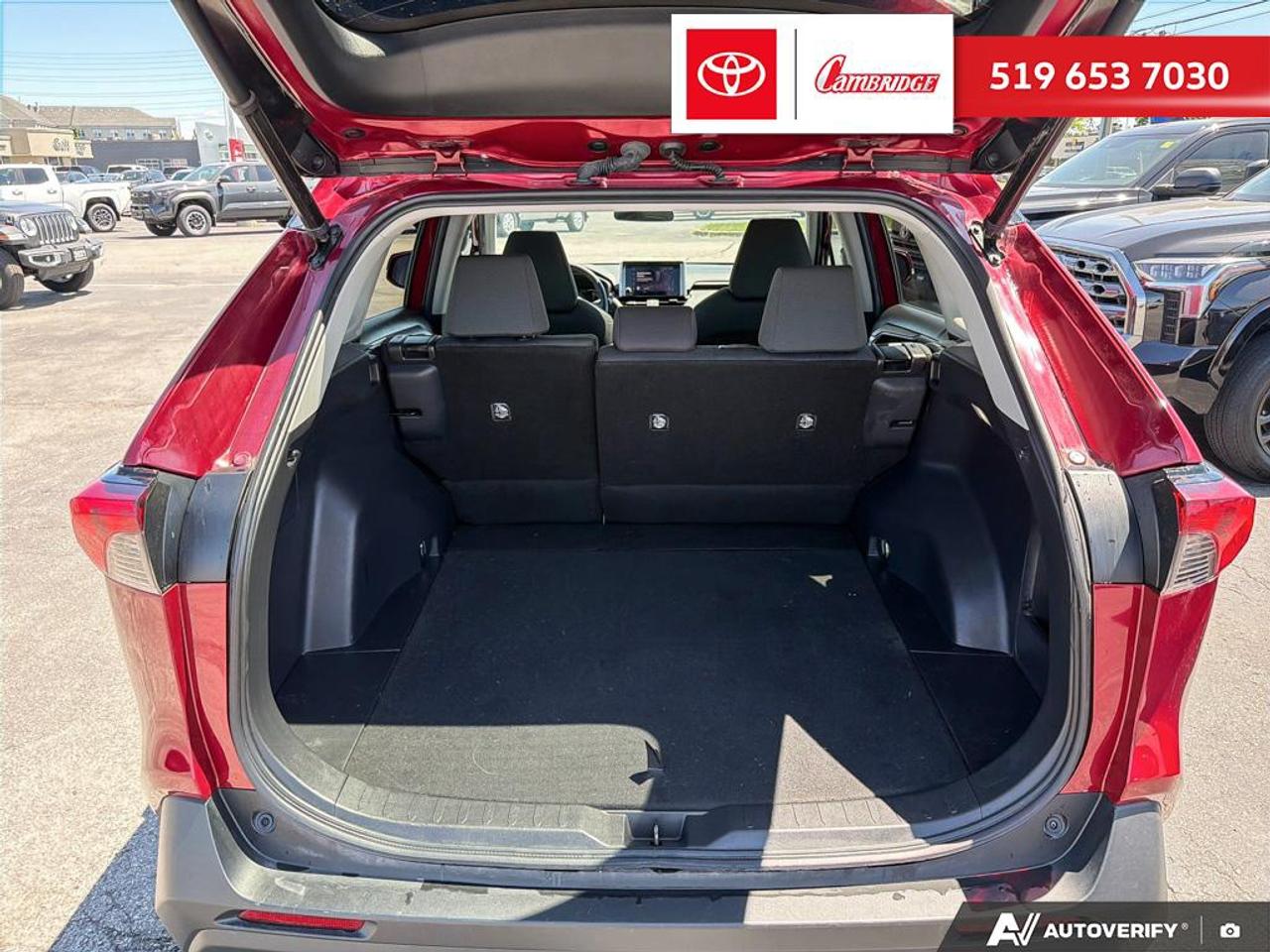 2023 Toyota RAV4 Hybrid XLE Photo