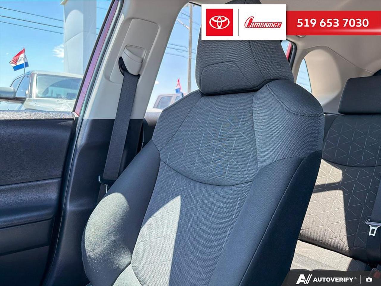 2023 Toyota RAV4 Hybrid XLE Photo