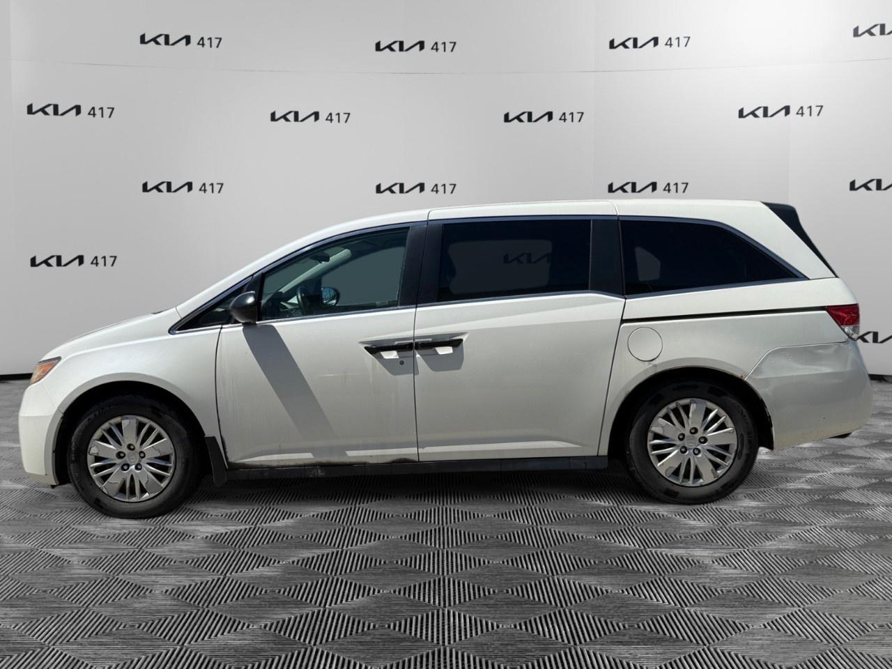 2016 Honda Odyssey LX Photo