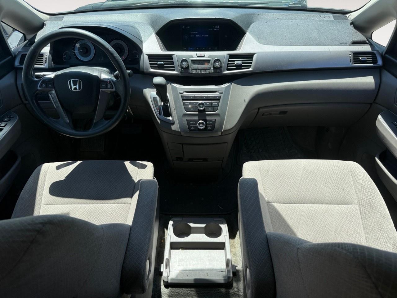 2016 Honda Odyssey LX Photo