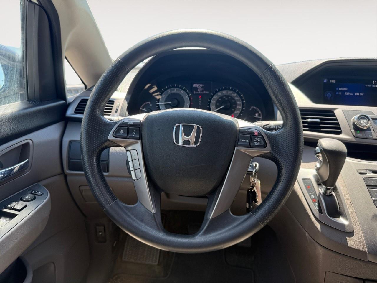 2016 Honda Odyssey LX Photo