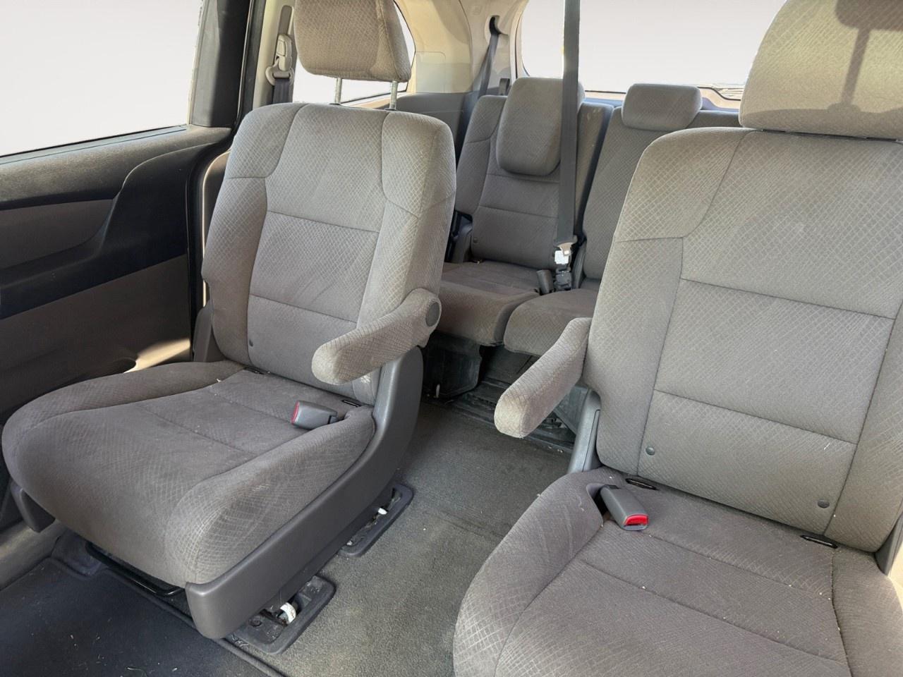 2016 Honda Odyssey LX Photo