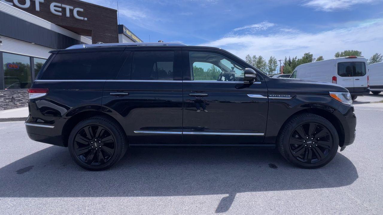 2022 Lincoln Navigator RESERVE AWD Photo4