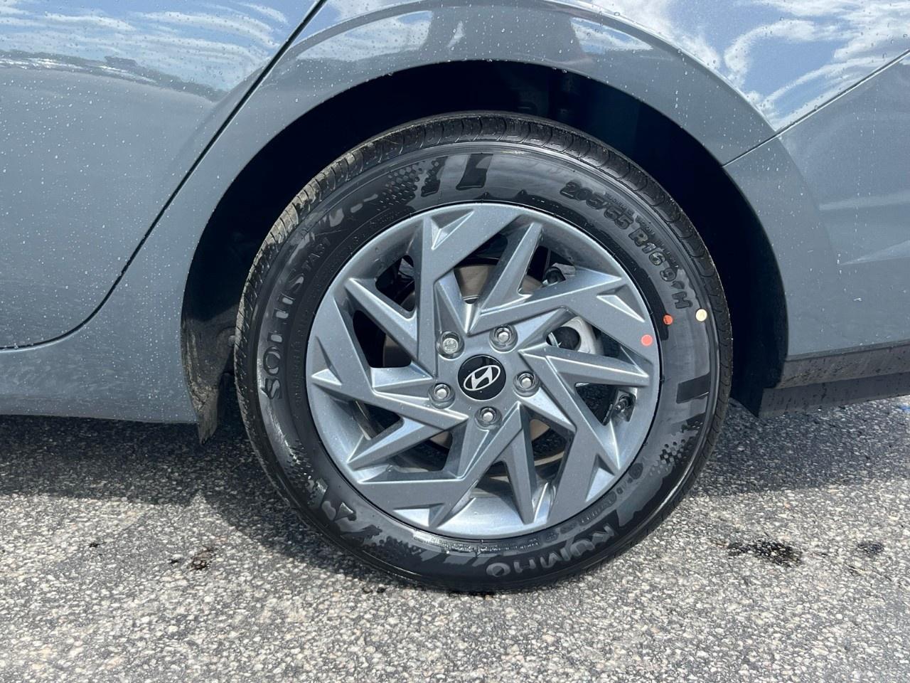 2026 Hyundai Elantra Preferred IVT Photo