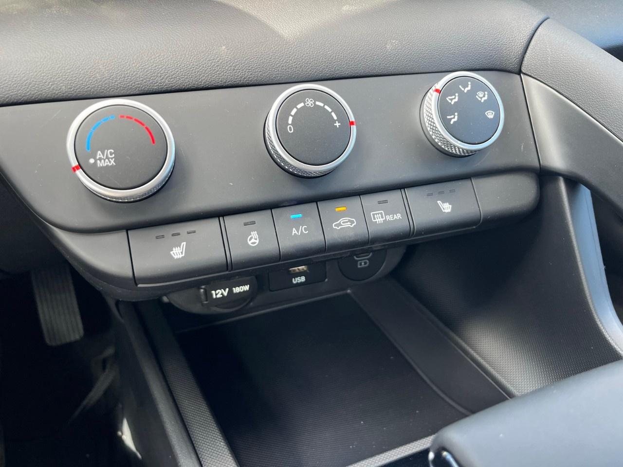 2026 Hyundai Elantra Preferred IVT Photo