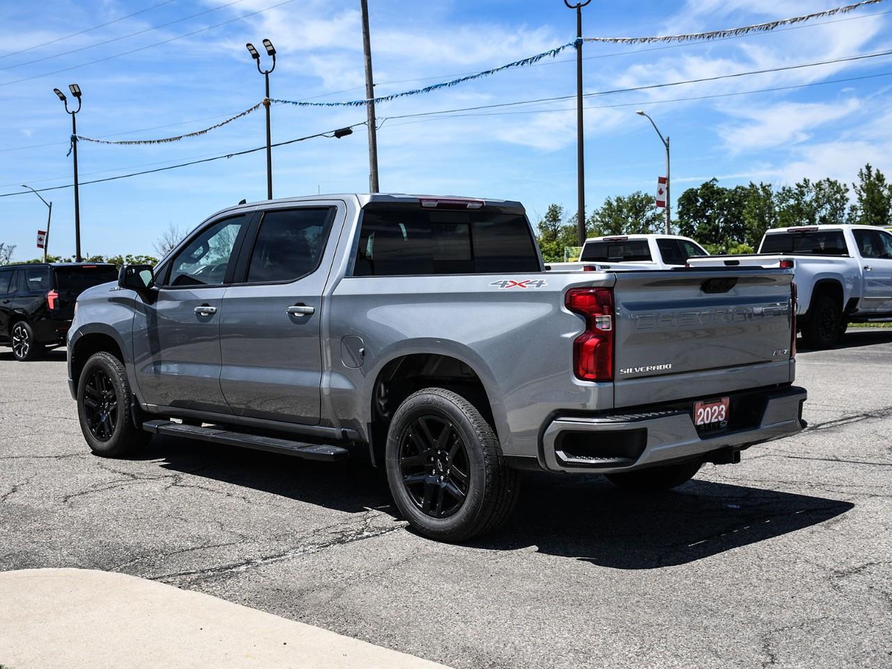2023 Chevrolet Silverado 1500 RST Photo3