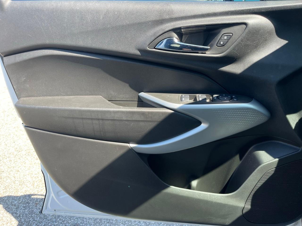 2025 Chevrolet Trax 1RS Remote Start | One Owner Photo