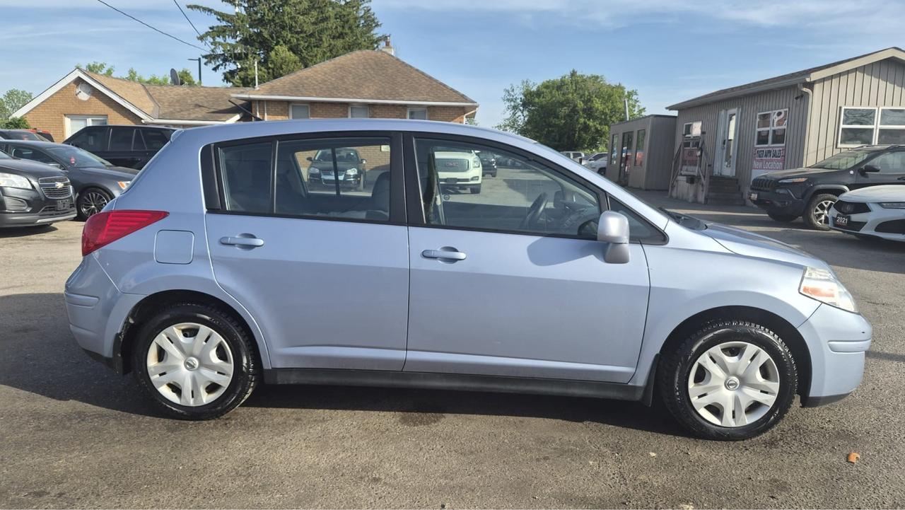 2011 Nissan Versa 1.8 S, HATCH, GREAT SHAPE, NOT CVT, CERTIFIED Photo