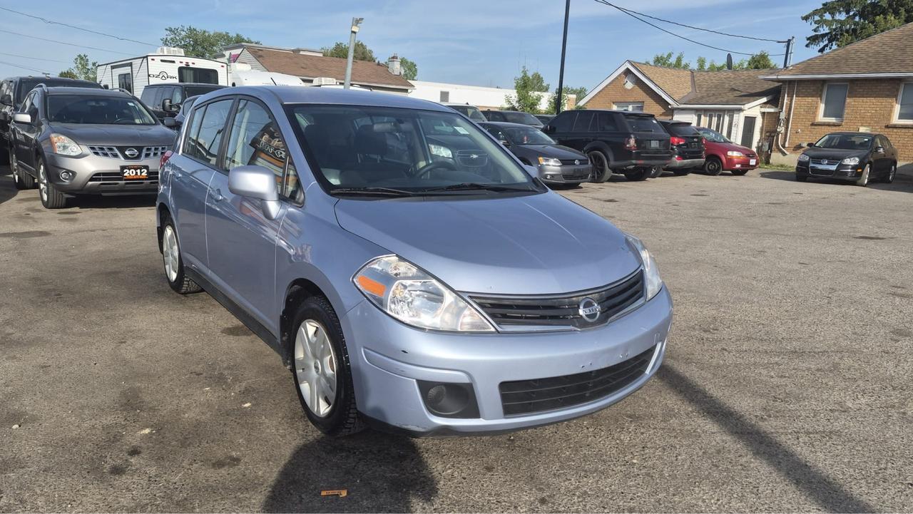 2011 Nissan Versa 1.8 S, HATCH, GREAT SHAPE, NOT CVT, CERTIFIED Photo
