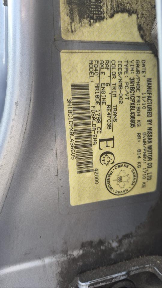 2011 Nissan Versa 1.8 S, HATCH, GREAT SHAPE, NOT CVT, CERTIFIED Photo