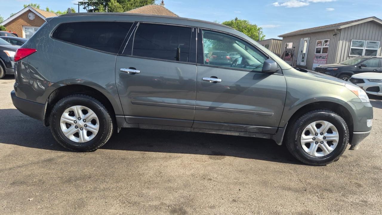 2011 Chevrolet Traverse LS, 7 PASSENGER, GREAT SHAPE, NEWER TIRES, AS IS Photo