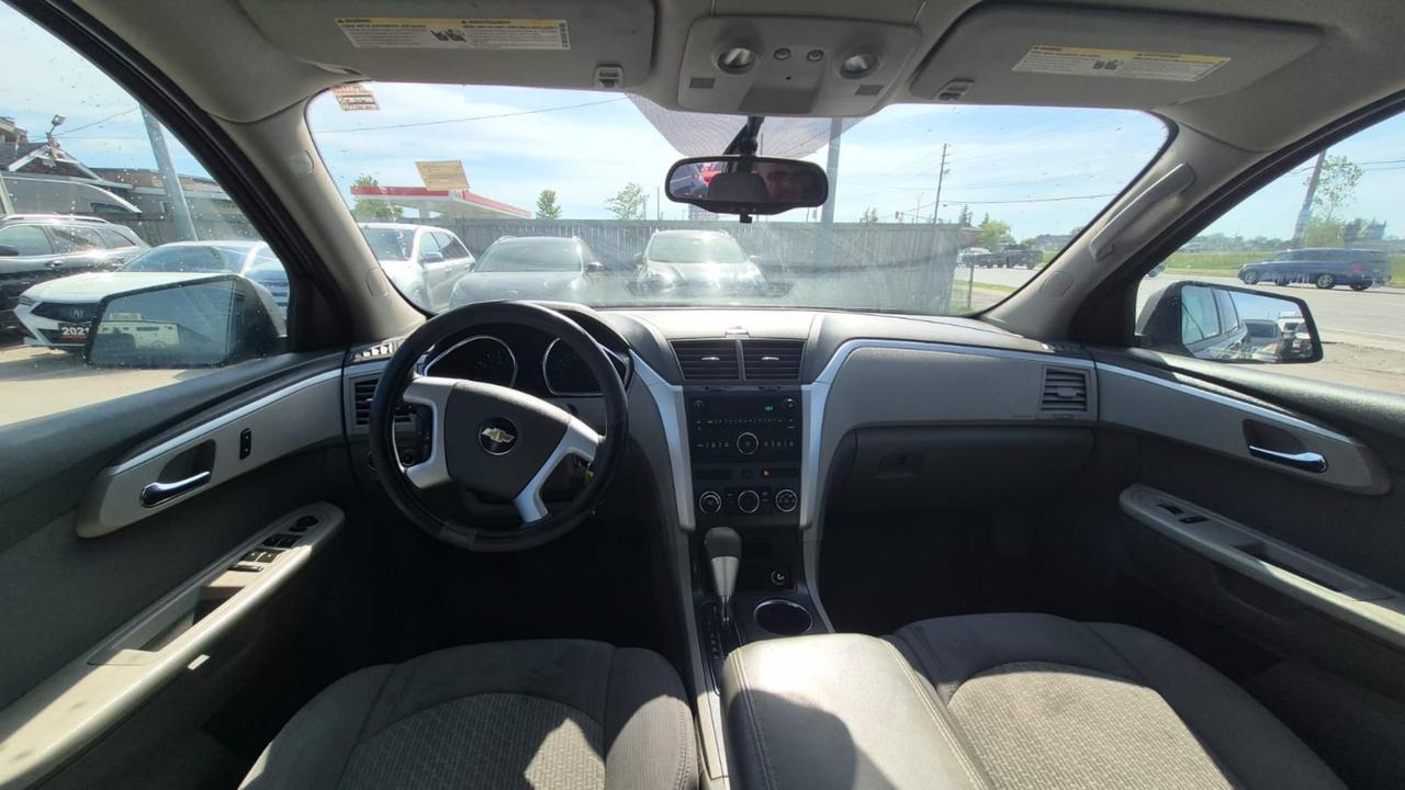 2011 Chevrolet Traverse LS, 7 PASSENGER, GREAT SHAPE, NEWER TIRES, AS IS Photo