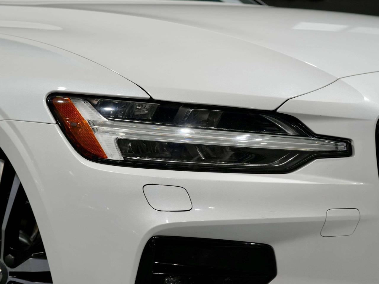 2022 Volvo S60 R-Design|HUD|360CAM|HARMAN K|PANO|DRIVE ASISST|B5 Photo3