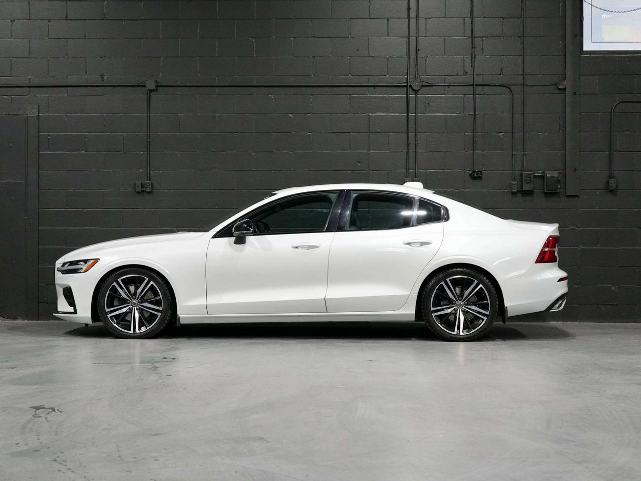 2022 Volvo S60 R-Design|HUD|360CAM|HARMAN K|PANO|DRIVE ASISST|B5 Photo