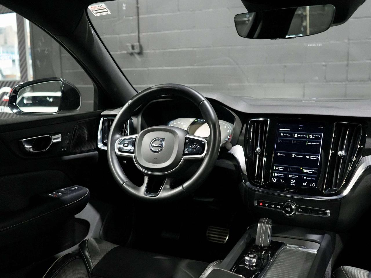 2022 Volvo S60 R-Design|HUD|360CAM|HARMAN K|PANO|DRIVE ASISST|B5 Photo