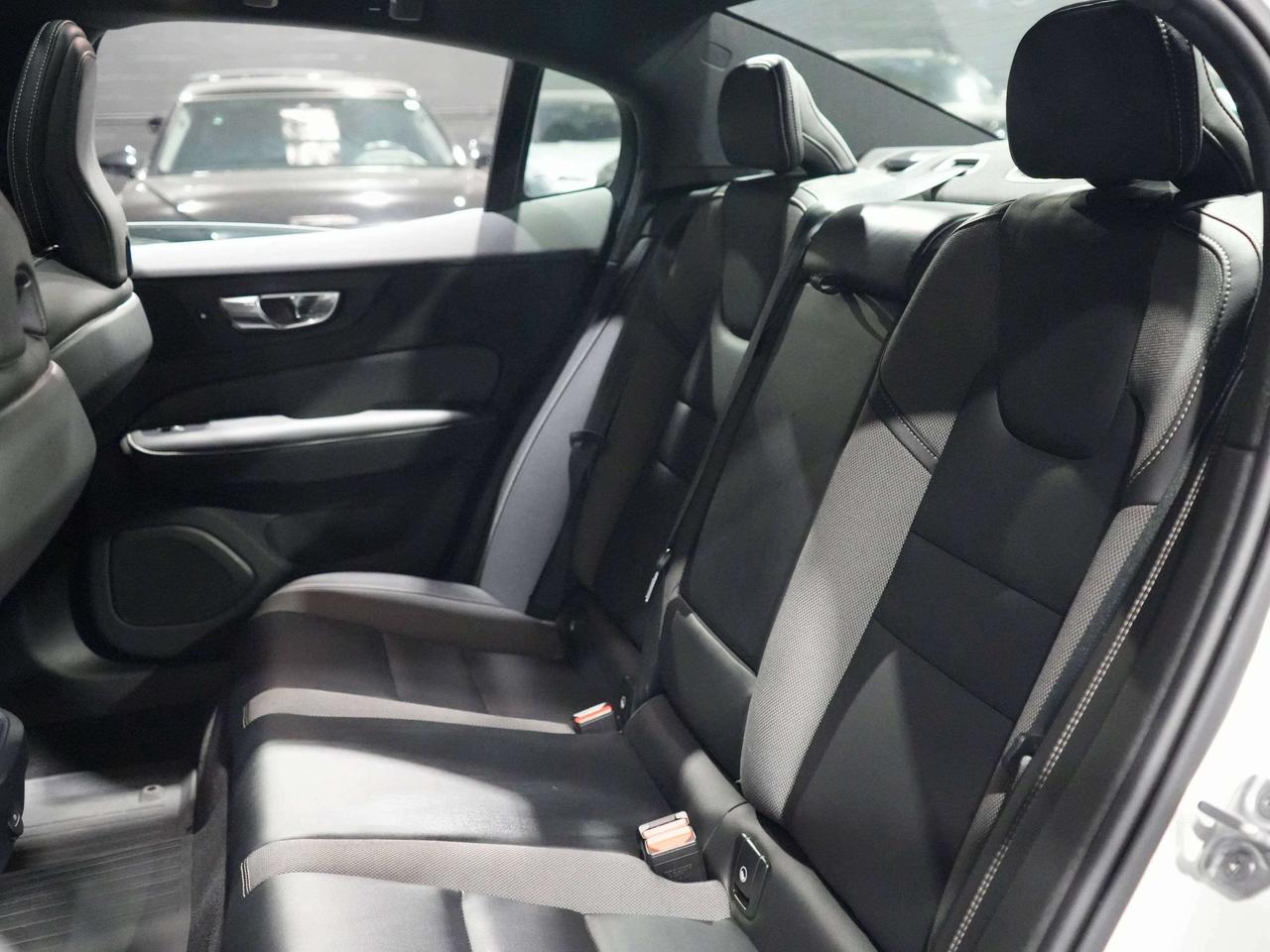 2022 Volvo S60 R-Design|HUD|360CAM|HARMAN K|PANO|DRIVE ASISST|B5 Photo