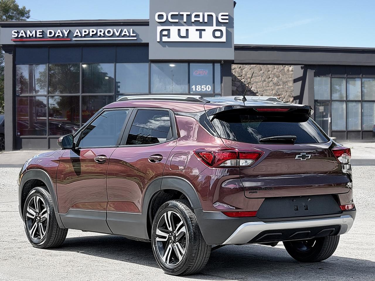 2023 Chevrolet TrailBlazer AWD 4dr LT Photo3