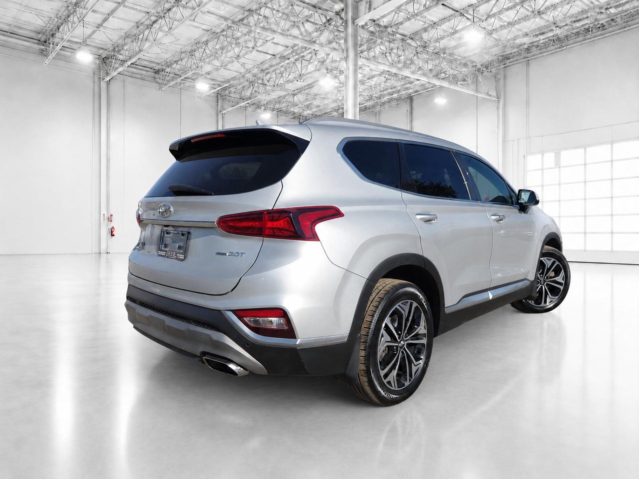 2019 Hyundai Santa Fe 2.0T Ultimate | Vented Leather | Panoroof | AWD Photo