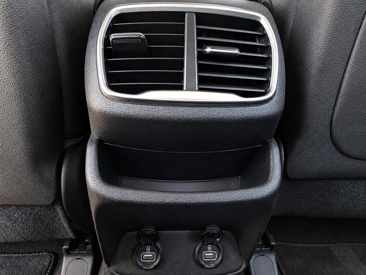 2019 Hyundai Santa Fe 2.0T Ultimate | Vented Leather | Panoroof | AWD Photo