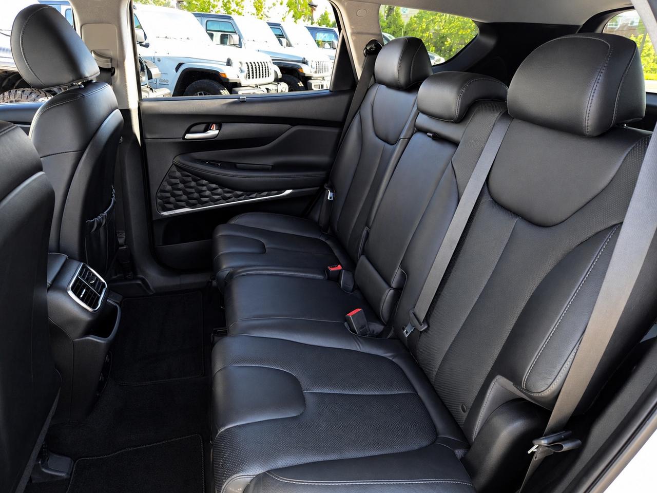2019 Hyundai Santa Fe 2.0T Ultimate | Vented Leather | Panoroof | AWD Photo